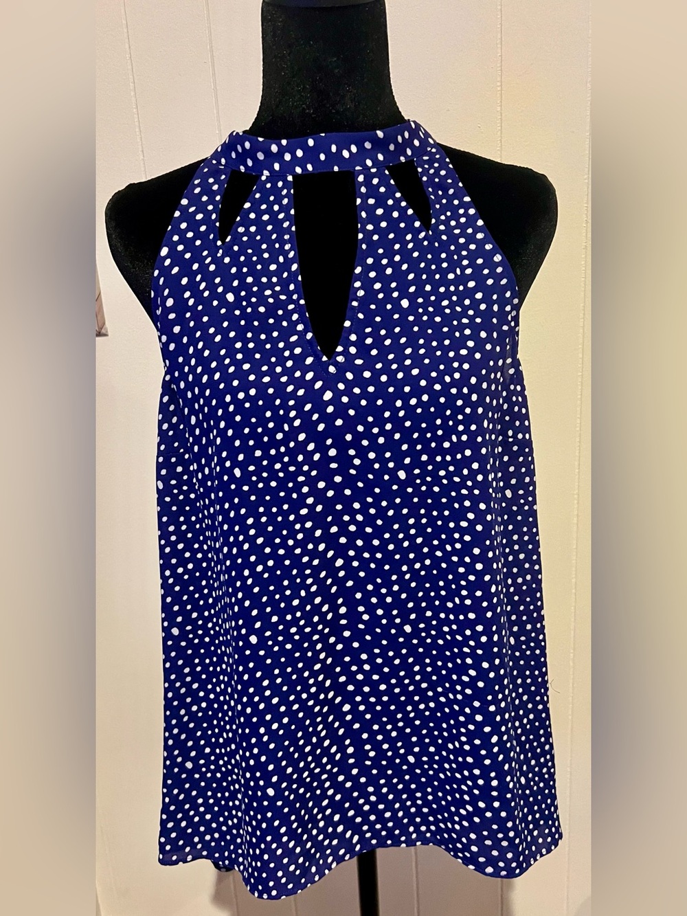Women’s Navy Blue Polka Dot Halter Neck Women's Top with cut outs.  Sz XL. B8
